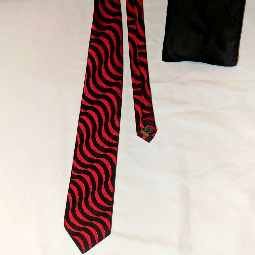 Angelino silk tie and pocket square